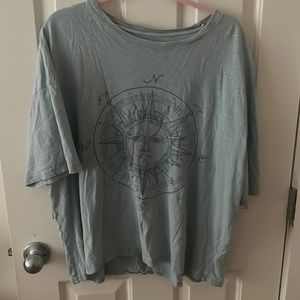 Free state, light blue t-shirt. Good quality with no tears or stains and comfy!